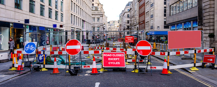 Risks Associated with Pedestrians' Movement Around Construction Zones